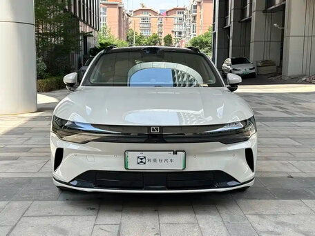 2025 Zeekr 007 GT 100 kWh, бежевый, 5500000 рублей, вид 4