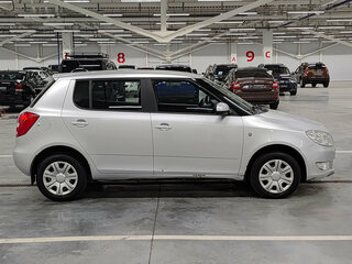 2011 Skoda Fabia II Рестайлинг, серебристый, 505000 рублей, вид 4