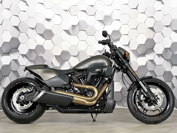 2018 Harley-Davidson FXDR 114, серый, 1949000 рублей - вид 2
