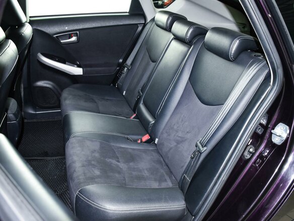2013 Toyota Prius III Рестайлинг (XW30), фиолетовый - вид 10