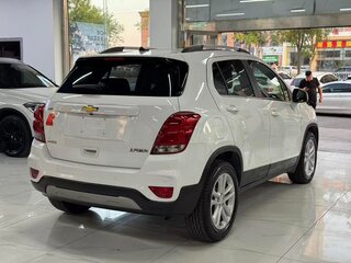 2018 Chevrolet Tracker III Рестайлинг, белый, 950000 рублей, вид 4