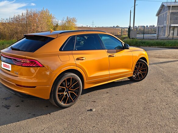 2019 Audi Q8 45 TDI I (4M), оранжевый, 6250000 рублей - вид 7