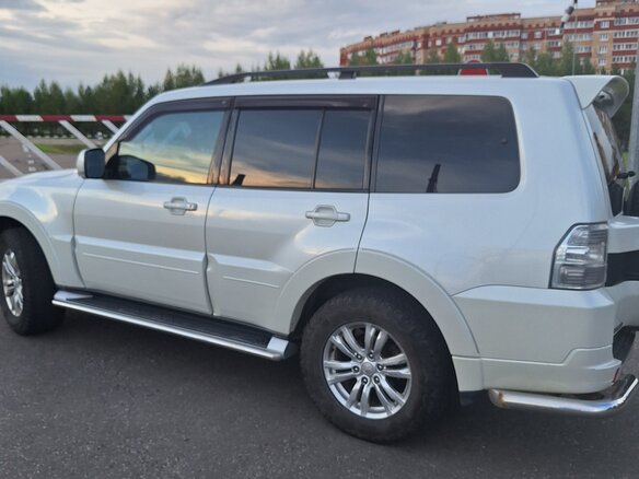 2015 Mitsubishi Pajero IV Рестайлинг 2, белый, 2330000 рублей - вид 7