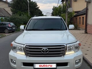 2012 Toyota Land Cruiser 200 Series Рестайлинг 1, белый, 4600000 рублей, вид 1