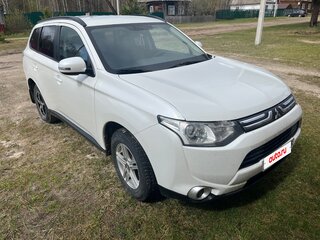 2013 Mitsubishi Outlander III, белый, 1200000 рублей, вид 2