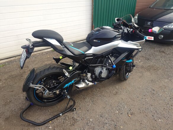 2025 CFMoto 675SR-R, чёрный, 700000 рублей - вид 25