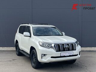 2019 Toyota Land Cruiser Prado 150 Series Рестайлинг 2, белый, 4090000 рублей, вид 2