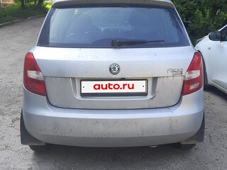2011 Skoda Fabia II Рестайлинг, серебристый, 420000 рублей, вид 2