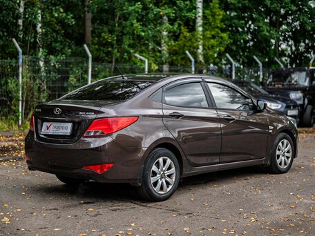 2014 Hyundai Solaris I Рестайлинг, коричневый, 875000 рублей, вид 2