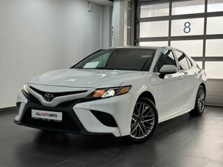 2018 Toyota Camry US Market VIII (XV70), белый, 1950000 рублей, вид 1