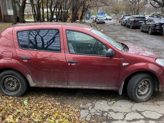 2014 Renault Sandero I, красный, 650000 рублей, вид 2