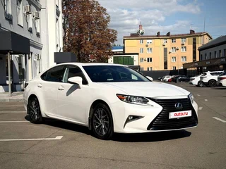 2016 Lexus ES 250 VI Рестайлинг, белый, 2490000 рублей, вид 4
