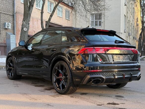 2025 Audi RS Q8 Performance I Рестайлинг, чёрный, 21480000 рублей - вид 3