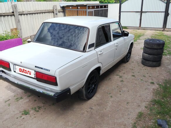 2010 Lada (ВАЗ) 2105, белый - вид 4