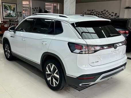 2023 Volkswagen Tayron I Рестайлинг, белый, 2600000 рублей, вид 3