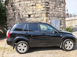 2004 Toyota RAV4 II (XA20) Рестайлинг, чёрный, 1070000 рублей, вид 3