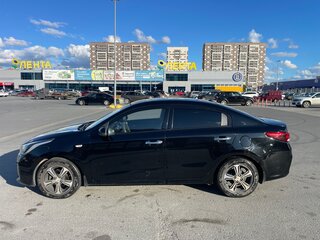 2020 Kia Rio IV, чёрный, 1200000 рублей, вид 4