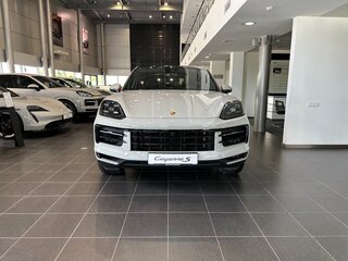 2024 Porsche Cayenne S Coupé III Рестайлинг, серый, 21700000 рублей, вид 2