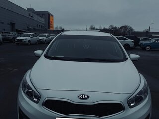2016 Kia Ceed II Рестайлинг, белый, 1200000 рублей, вид 3