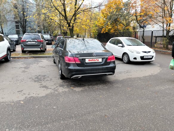 2015 Mercedes-Benz E-Класс 300 IV (W212, S212, C207) Рестайлинг, чёрный, 1950000 рублей - вид 2