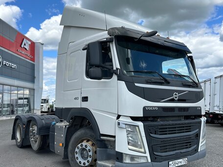 2017 Volvo FM, белый, 3800000 рублей, вид 2