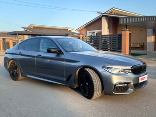 2018 BMW 5 серии 540i xDrive VII (G30/G31/G38), серый, 4950000 рублей, вид 3