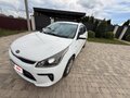 2020 Kia Rio IV, белый, 1150000 рублей - вид 1