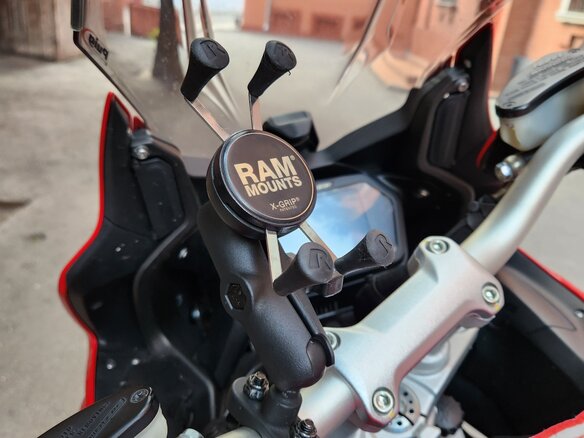 2015 MV Agusta Turismo Veloce 800, красный, 999999 рублей - вид 9