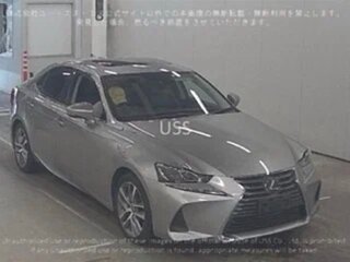 2017 Lexus IS 300h III Рестайлинг, серебристый, 2480000 рублей, вид 3