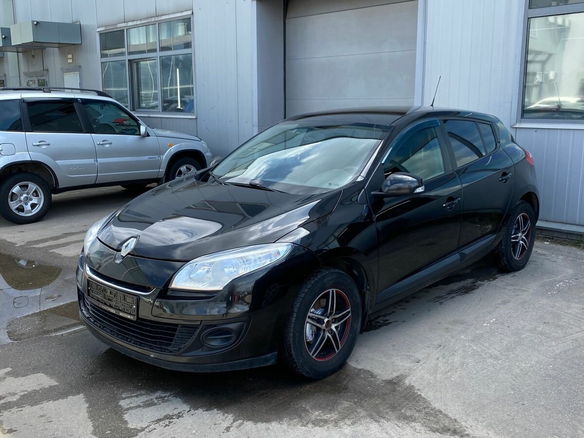 Открыть фотографии: Renault Megane III Рестайлинг