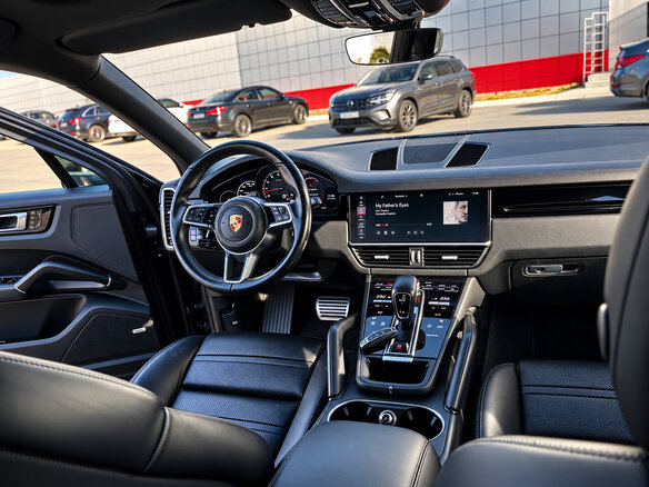 2019 Porsche Cayenne S III, чёрный, 7800000 рублей - вид 10