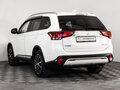 2020 Mitsubishi Outlander III Рестайлинг 3, белый, 1949000 рублей - вид 6
