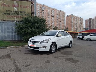 2016 Hyundai Solaris I Рестайлинг, белый, 600000 рублей, вид 1