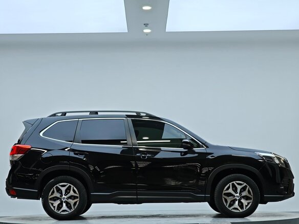 2023 Subaru Forester V Рестайлинг, чёрный, 2520000 рублей - вид 3