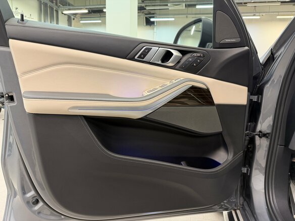 2022 BMW X7 40d I (G07) Рестайлинг, серый, 11900000 рублей - вид 12
