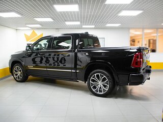2026 Ram 1500 Crew Cab V Рестайлинг, чёрный, 10999000 рублей, вид 4