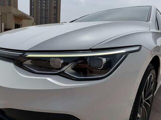 2022 Volkswagen Golf VIII, белый, 1695000 рублей, вид 3