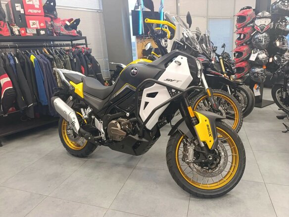 2026 QJMotor SVT 650 X, жёлтый, 729000 рублей - вид 6