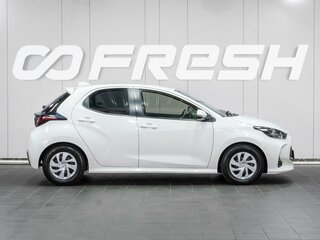 2021 Toyota Yaris IV, белый, 1299000 рублей, вид 5