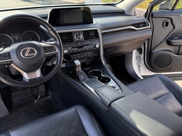 2019 Lexus RX 300 IV Рестайлинг, белый, 5250000 рублей - вид 6