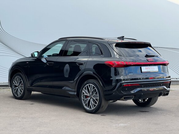 2026 Audi Q5 L III (GU), чёрный - вид 5