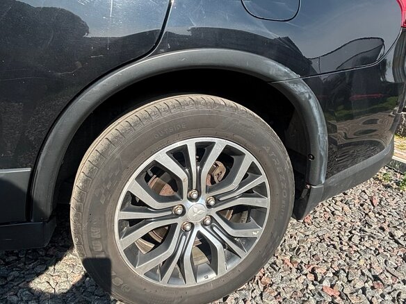 2017 Mitsubishi Outlander III Рестайлинг 2, чёрный, 1300000 рублей - вид 15