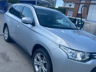 2013 Mitsubishi Outlander III, серебристый, 1390000 рублей, вид 1