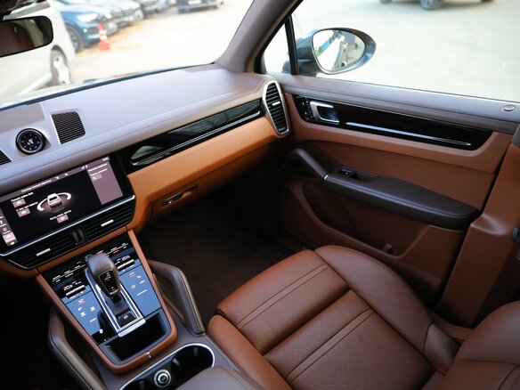 2020 Porsche Cayenne III, серый, 8690000 рублей - вид 31