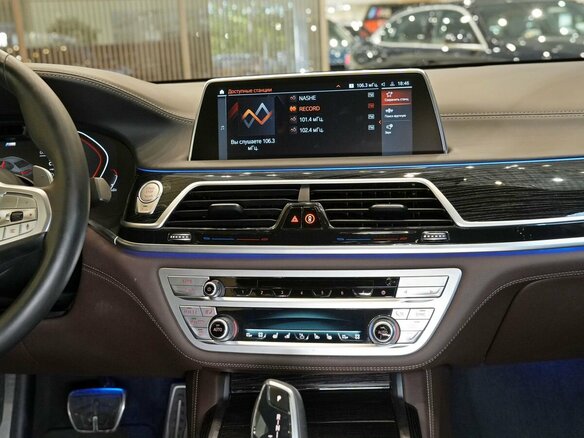 2020 BMW 7 серии 740d xDrive VI (G11/G12) Рестайлинг, чёрный, 8010000 рублей - вид 17