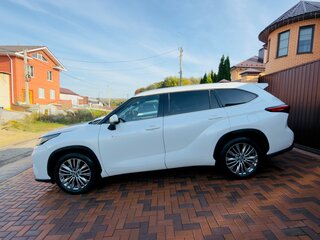 2025 Toyota Highlander IV (XU70), белый, 7500000 рублей, вид 5
