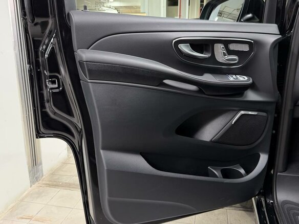 2026 Mercedes-Benz V-Класс Extra Long 300 d экстра длинный III (W447) Рестайлинг 2, чёрный, 14890000 рублей - вид 15