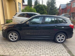 2016 BMW X1 18d xDrive II (F48), чёрный, 2070000 рублей, вид 3