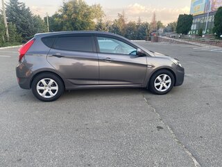 2014 Hyundai Solaris I, серый, 879000 рублей, вид 2