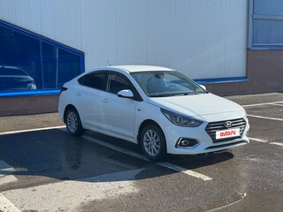 2017 Hyundai Solaris II, белый, 1050000 рублей, вид 2